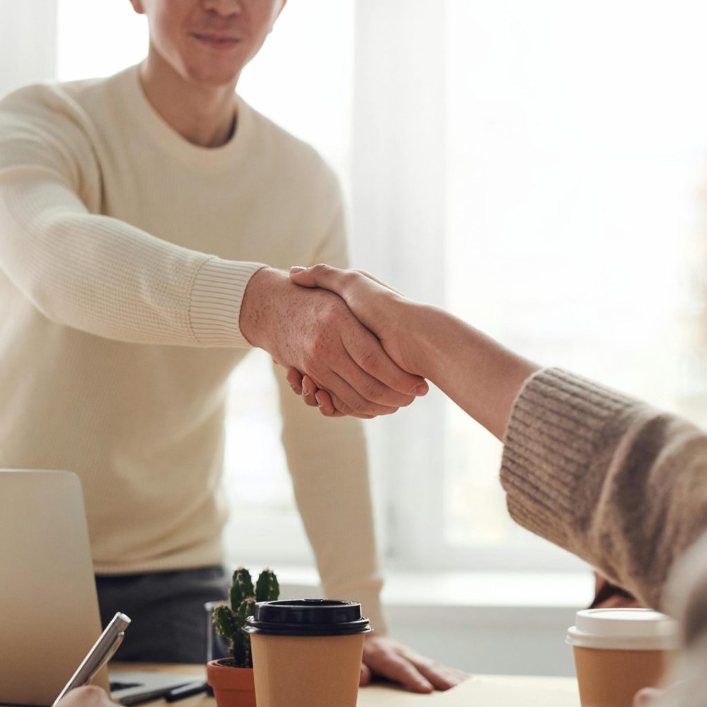 Rédiger son CV pour le marché du travail canadien : un guide détaillé